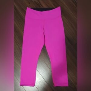 Lululemon Wunder Under Reversible Crop — Black / Paris Pink (Size 4)